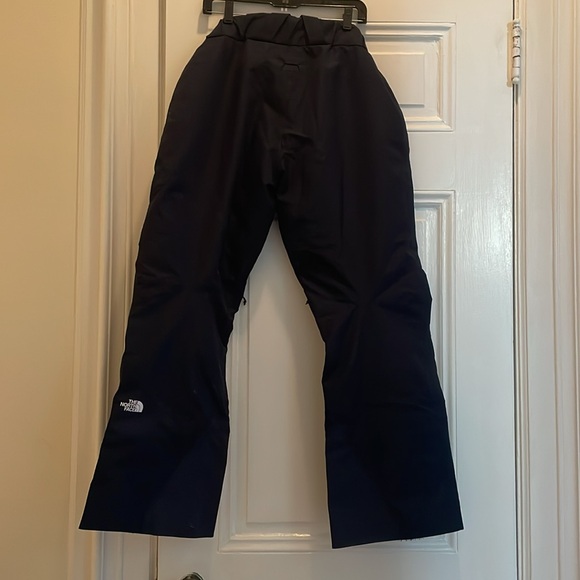 Women’s North Face ski pants - Picture 6 of 11